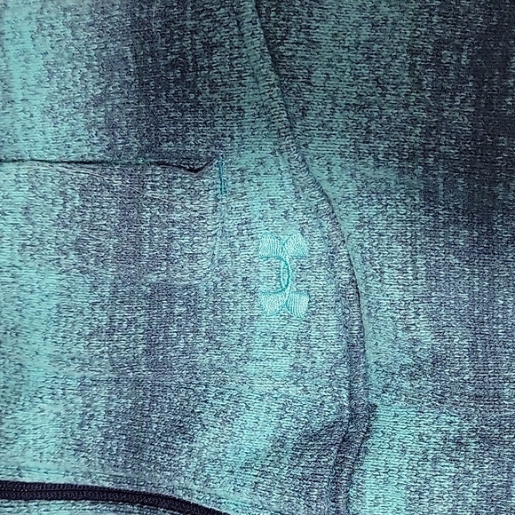 Super warm zip up hoodie - Picture 2 of 4